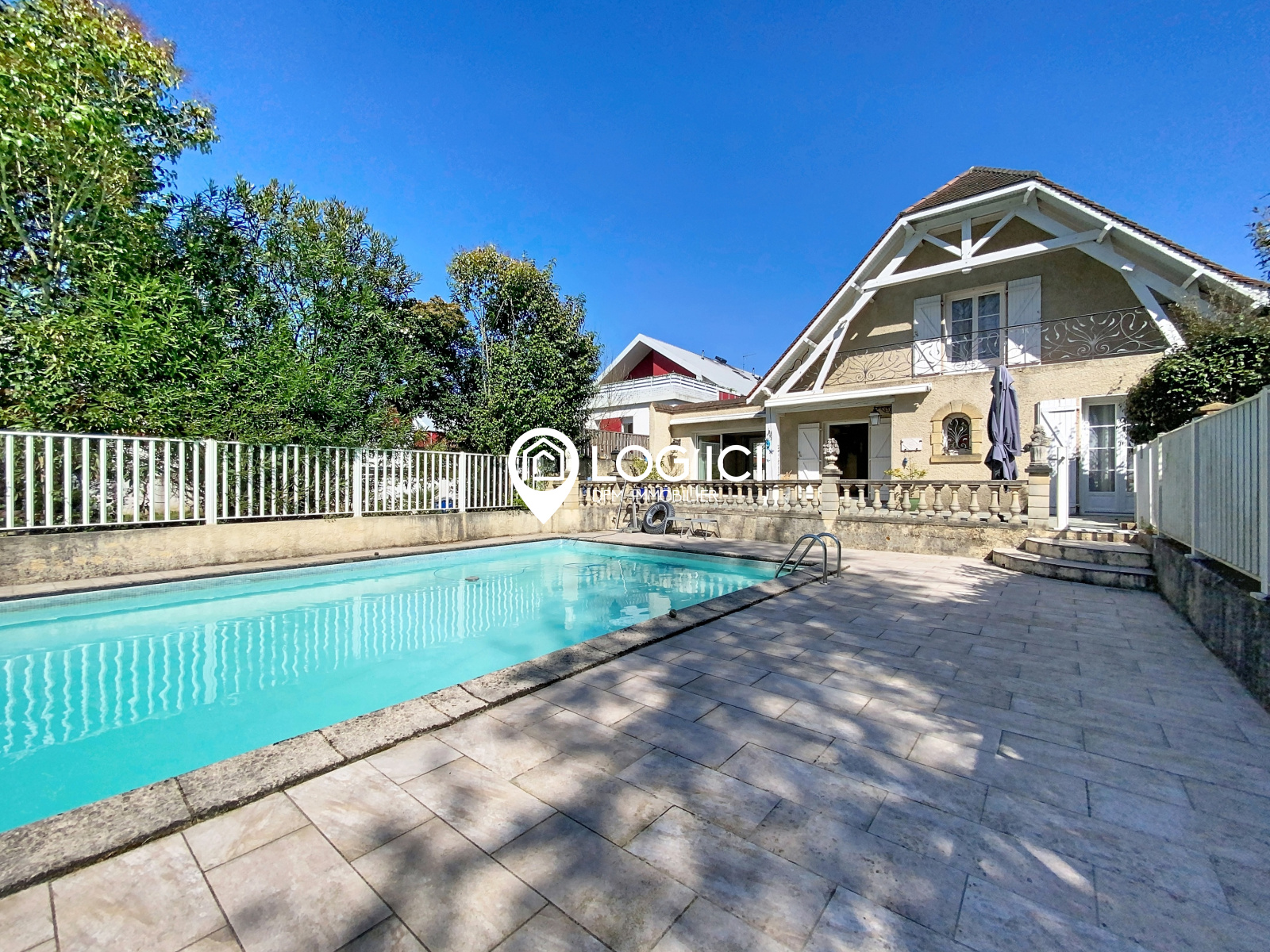 Maison 6 pièces 292 m² · à Pau · 292,5 m² · 388 000 €